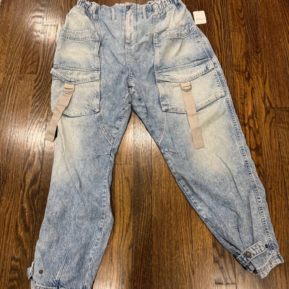 We The Free Hazel Pull On Drop Waist Harem Cargo Pocket Jeans Size Large - Picture 1 of 8
